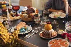 HAY Flare Candleholder, Medium, Light Blue With Red Rim -Finnishdesignshop 2021 09 30 FDS Valmiit VVV 22 1