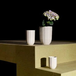 HAY Paper Porcelain Vase, L 11 HAY Paper Porcelain Vase, L -Finnishdesignshop 3Hay iso HV