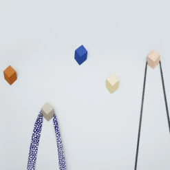 HAY Iso Hook, Cerise Red, 3 Pcs 7 HAY Iso Hook, Cerise Red, 3 Pcs -Finnishdesignshop 55HaySS2017 iso HV