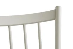 HAY J42 Chair, Warm Grey -Finnishdesignshop AA567 B572 J42 warm grey wb lacquered beech detail 01role