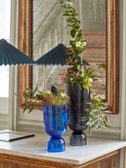 HAY Bottoms Up Vase, S, Electric Blue -Finnishdesignshop Bottoms Up Vase S eclectic blue Bottoms Up Vase L navy blue Matin Table Lamp green shade