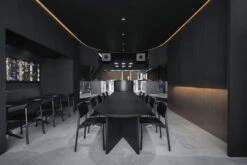 HAY Soft Edge 60 Chair, Soft Black -Finnishdesignshop Burnside Restaurant Tokyo 2021 Soft Edge 60 black 4