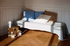 HAY Duo Pillowcase, Sky Blue -Finnishdesignshop Duo Pillow Case sky blue ivory Crinkle Bedspread cool grey Apollo Portable Lamp white Flare Milk Stripe Candleholder