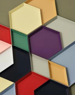 HAY Kaleido Tray M, Red 8 HAY Kaleido Tray M, Red -Finnishdesignshop Kaleido XS pine green red butterscotch Kaleido S purple dusty yellow Kaleido M dusty blue red Kaleido XL grey