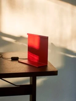 HAY LBM Table Lamp, Tomato Red -Finnishdesignshop LBM Table Lamp tomato red Passerelle Table wb lacquered walnut