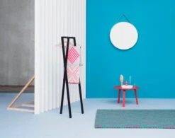 HAY Loop Stand Hall, Black -Finnishdesignshop Loop Stand2C Mega Knit2C Strap Mirror2C Bella Cofee Table2C S26B Dot Carpet 1 1