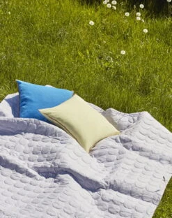 HAY Outline Cushion, 50 X 50 Cm, Lemon Sorbet 10 HAY Outline Cushion, 50 X 50 Cm, Lemon Sorbet -Finnishdesignshop Mega Dot lavender Outline Cushion vivid blue Outline Cushion lemon sorbet