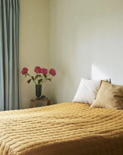 HAY Mega Dot Bed Cover, Mustard -Finnishdesignshop Mega Dot mustard