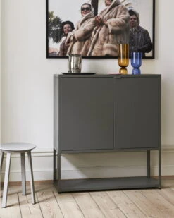 HAY Bottoms Up Vase, S, Electric Blue -Finnishdesignshop New Order Shelving System army Revolver Stool grey Bottoms Up Vase L amber Bottoms Up Vase s electric blue