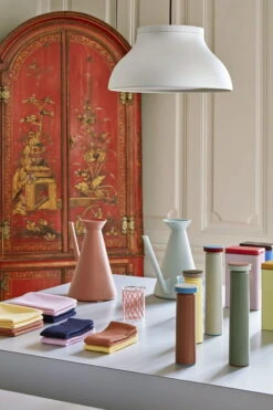 HAY Salt & Pepper Mill, L, Light Grey -Finnishdesignshop PC Pendant M Watering Can Salt and Pepper Measure Waffle