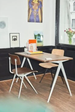 HAY Result Chair, Beige - Smoked Oak -Finnishdesignshop Pyramid Table 01 matt lacquered oak beige frame Result Chair wb lacquer oak seat black base Result Chair smoked wb lacquer oak seat beige base 1