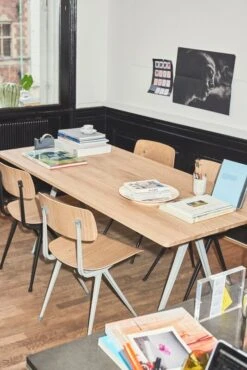 HAY Result Chair, Black - Lacquered Oak -Finnishdesignshop Pyramid Table 02 beige frame matt lacquered oak Result Chair wb lacquer oak seat black base Result Chair wb lacquer oak seat beige base