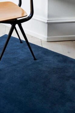 HAY Raw No 2 Rug, Midnight Blue 7 HAY Raw No 2 Rug, Midnight Blue -Finnishdesignshop Result Chair Raw Rug NO. 2 midnight blue