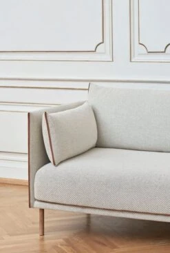 HAY Silhouette Sofa 2-seater, Coda 100/Sense Cognac - Oiled Oak 13 HAY Silhouette Sofa 2-seater, Coda 100/Sense Cognac - Oiled Oak -Finnishdesignshop Silhouette Sofa low 2 Seater Uph Coda 100 Piping cognac leather 02