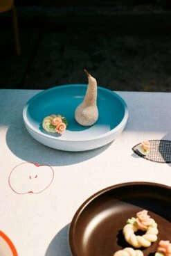 HAY Sobremesa Serving Bowl, M, Light Blue -Finnishdesignshop Sobremesa Serving Bowl M light blue dark brown