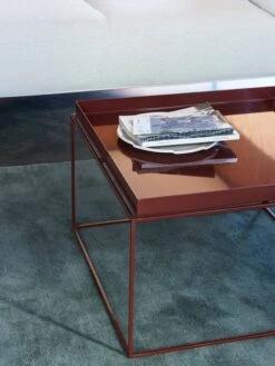 HAY Tray Table Large, Chocolate -Finnishdesignshop Tray Table Coffee chocolate high gloss Raw Rug NO 2 dark green