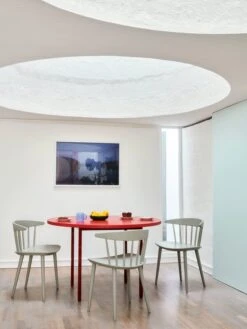 HAY J104 Chair, Warm Grey -Finnishdesignshop Two Colour Dia120 red wb lacquer valchromat tabletop maroon red powder coated steel J104 warm grey wb lacquer beechrolerole